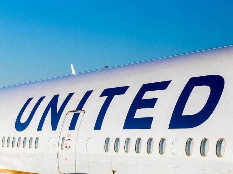 United Airlines jet
